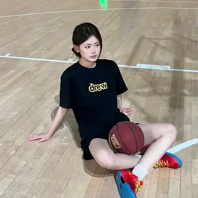 方彤